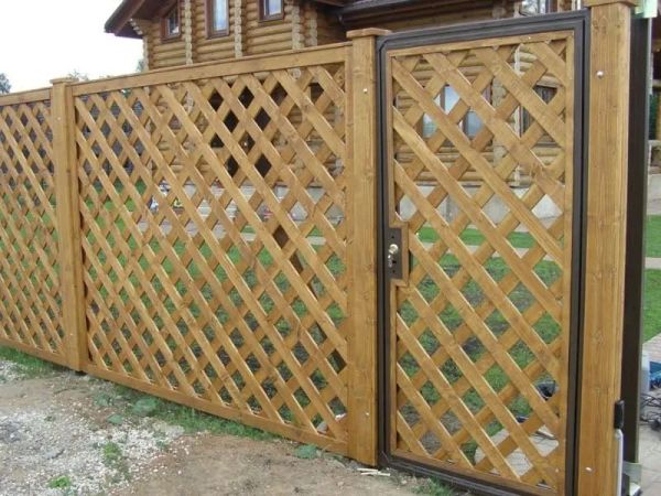 Забор Решетка из дерева с калиткой в Твери | Цена на забор Решетка из ...